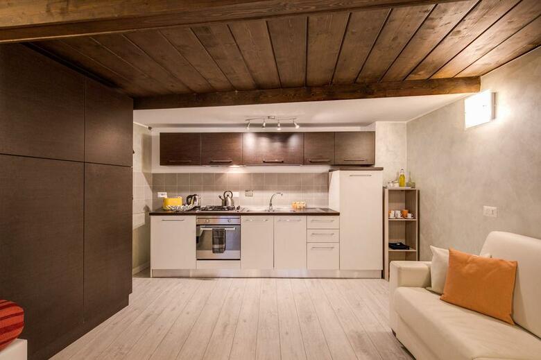 Tritone Top House