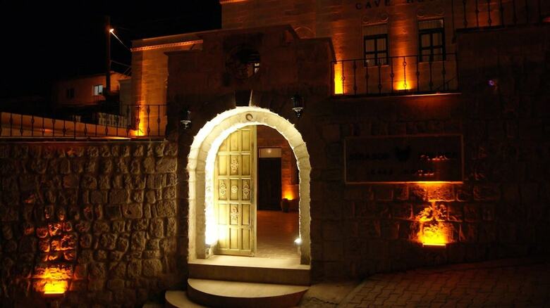 Sinasos Palace Cave Hotel