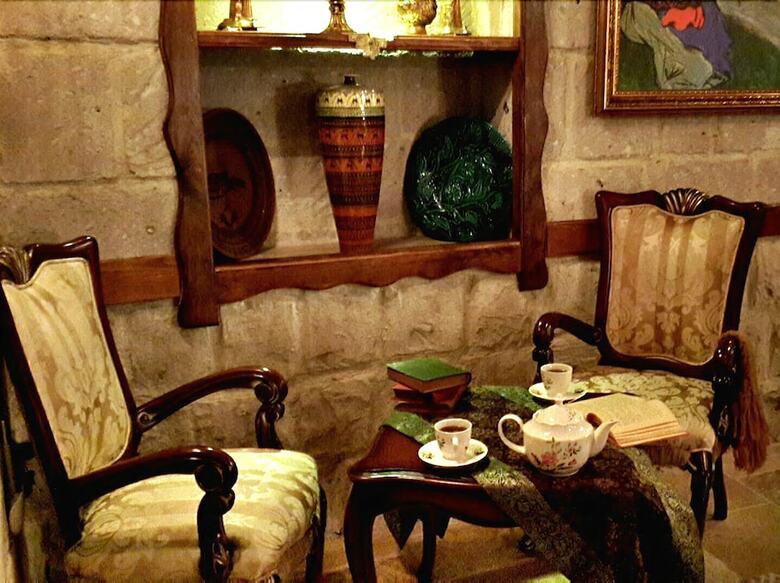 Sinasos Palace Cave Hotel