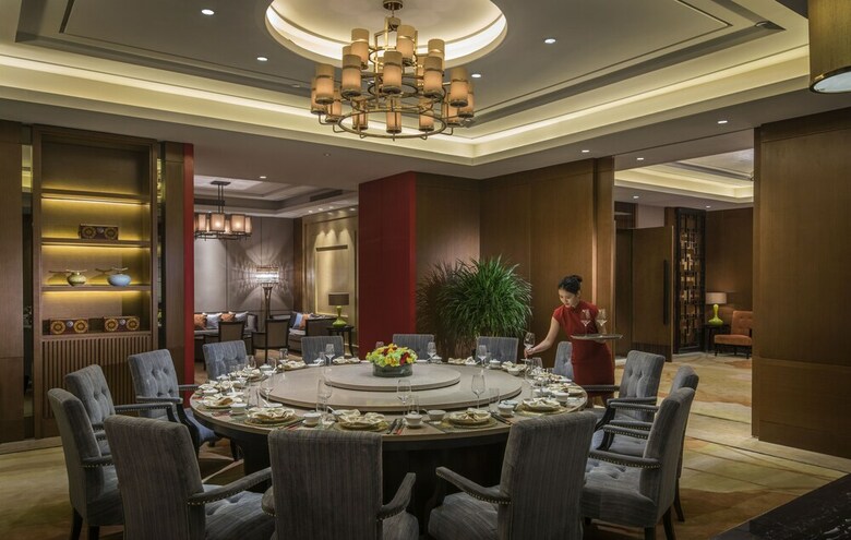 Hualuxe Hotels & Resorts Yangjiang City Center