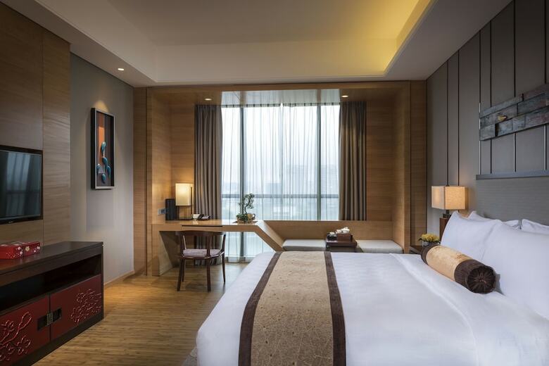 Hualuxe Hotels & Resorts Yangjiang City Center