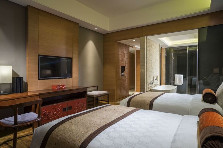 Hualuxe Hotels & Resorts Yangjiang City Center