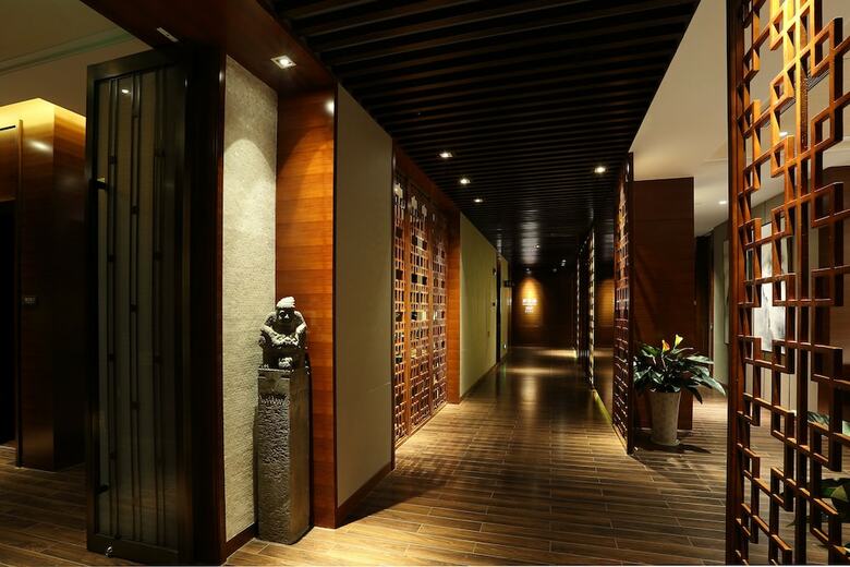 Hualuxe Hotels & Resorts Yangjiang City Center