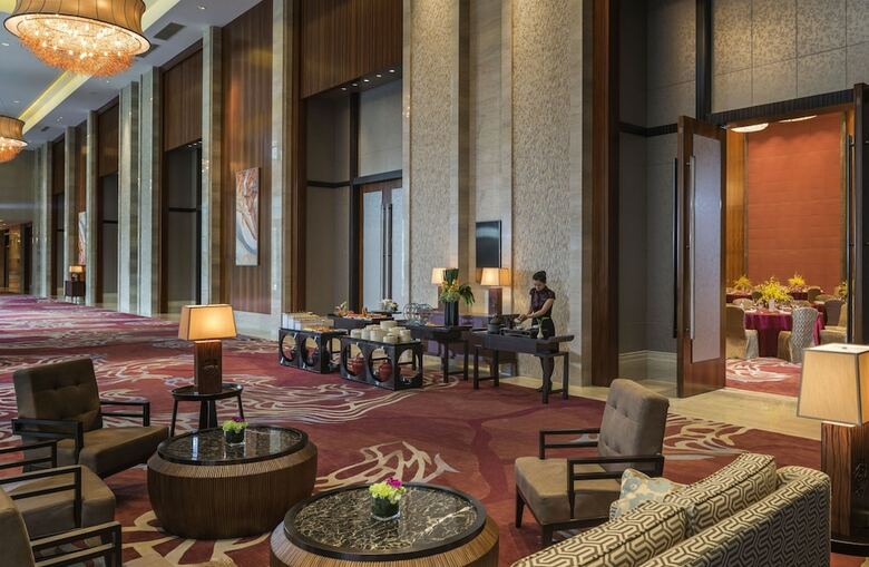 Hualuxe Hotels & Resorts Yangjiang City Center