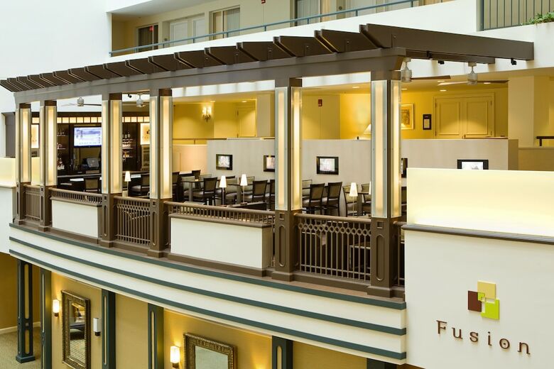 Doubletree Suites By Hilton Hotel Boston - Cambridge