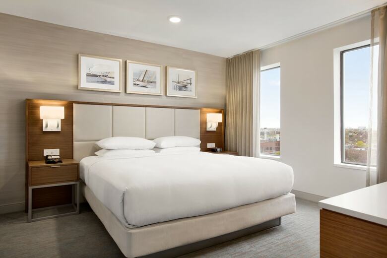 Doubletree Suites By Hilton Hotel Boston - Cambridge