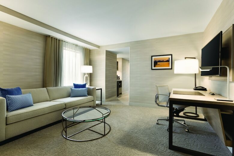 Doubletree Suites By Hilton Hotel Boston - Cambridge