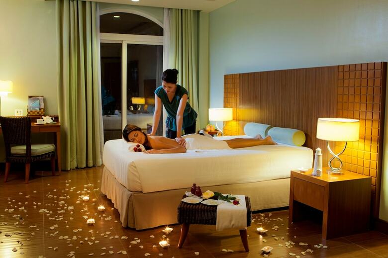 Hotel The Lighthouse Marina Resort