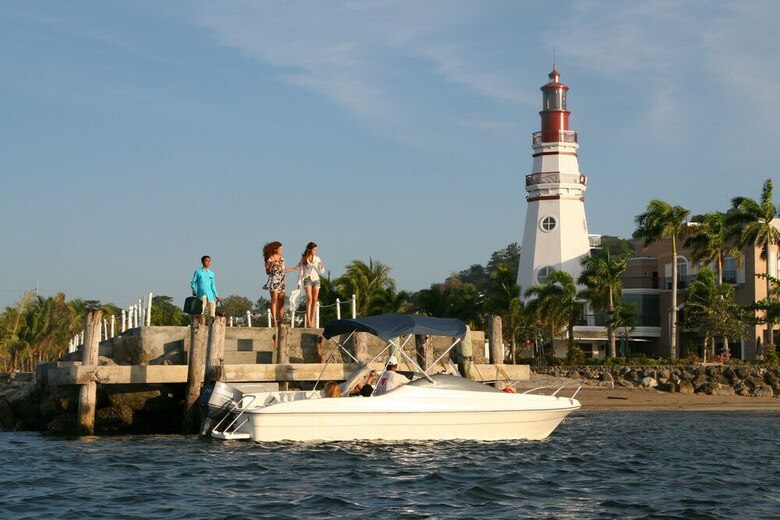 Hotel The Lighthouse Marina Resort