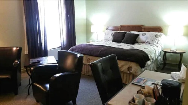 Hotel Pine Dale Motor Inn