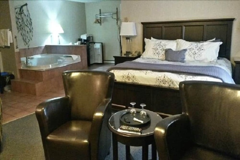 Hotel Pine Dale Motor Inn