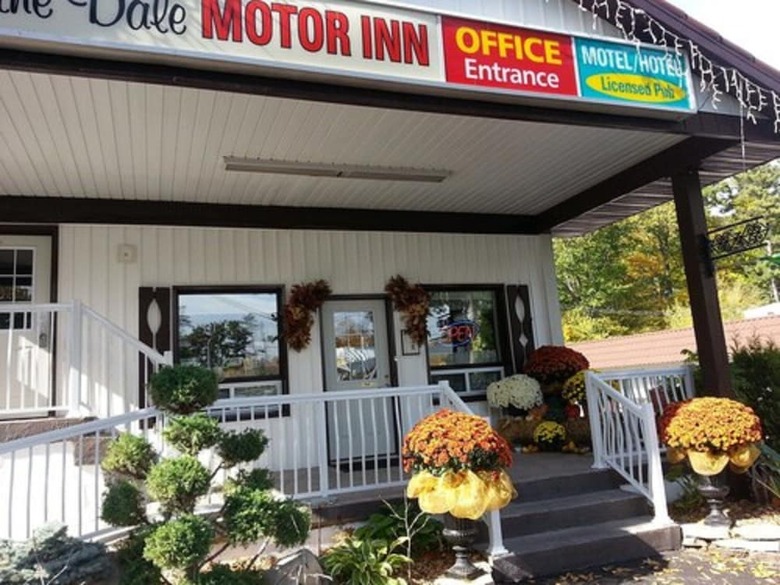 Hotel Pine Dale Motor Inn