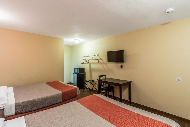Motel 6 Blythe South