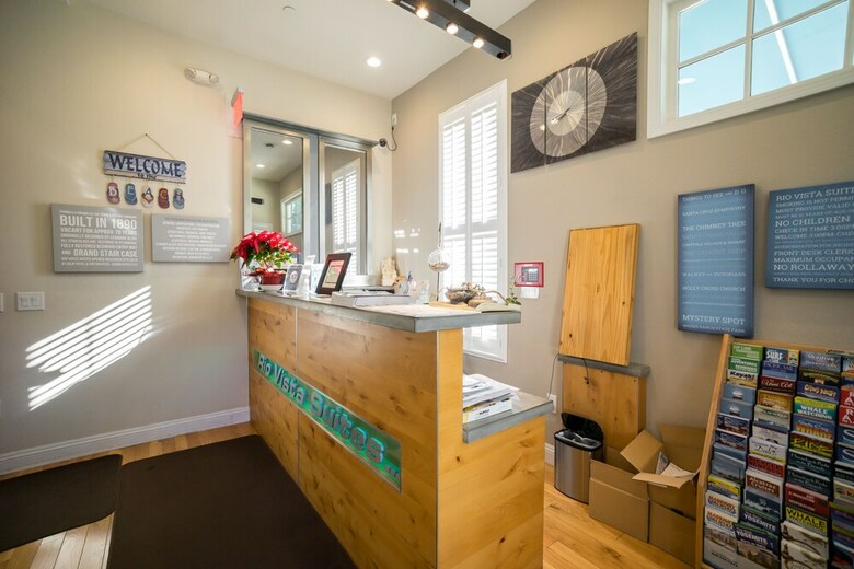 Hotel Rio Vista Suites
