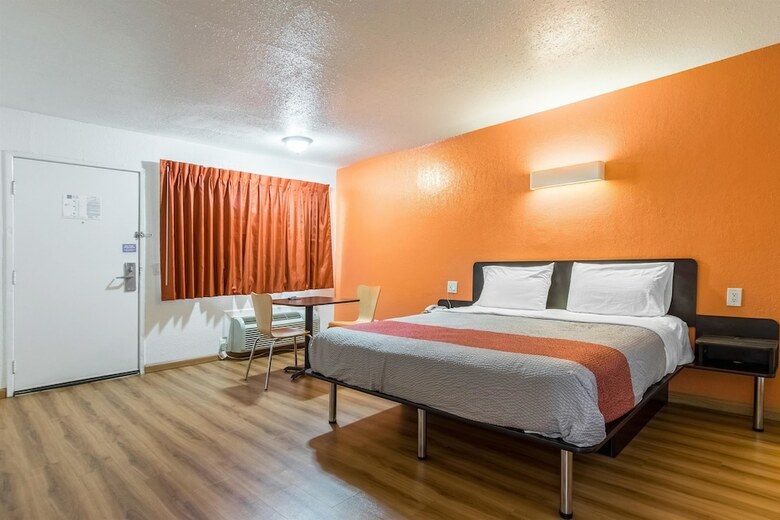 Motel 6 Orange, Ca - Anaheim