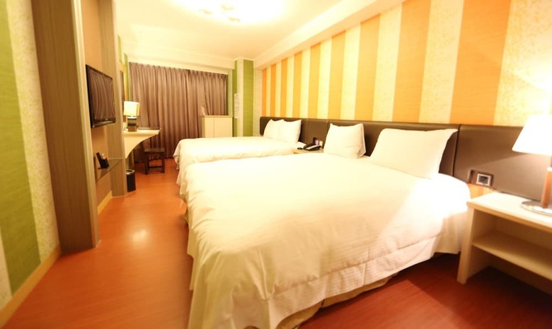 Grand Earl Hotel