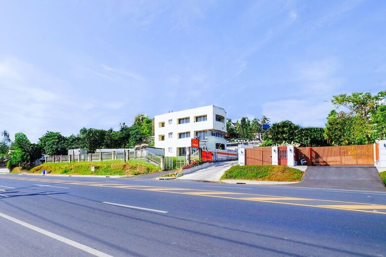 Apartamento Oyo The Chalet Phuket Resort