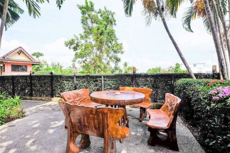 Apartamento Oyo The Chalet Phuket Resort