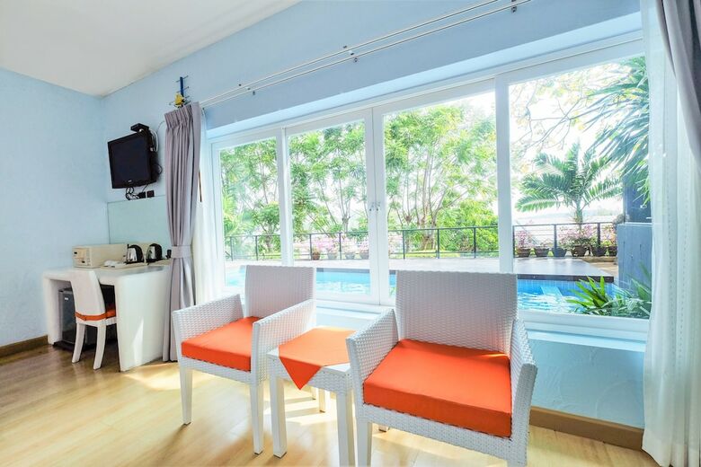Apartamento Oyo The Chalet Phuket Resort