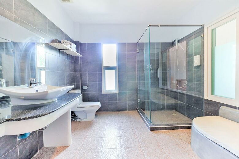 Apartamento Oyo The Chalet Phuket Resort