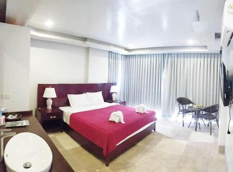 El Nido Beach Hotel