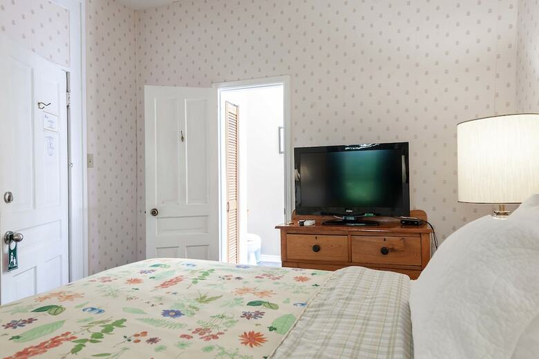 Bed & Breakfast Stone Maiden Inn