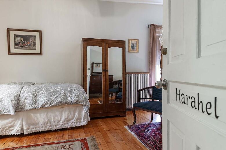 Bed & Breakfast Stone Maiden Inn