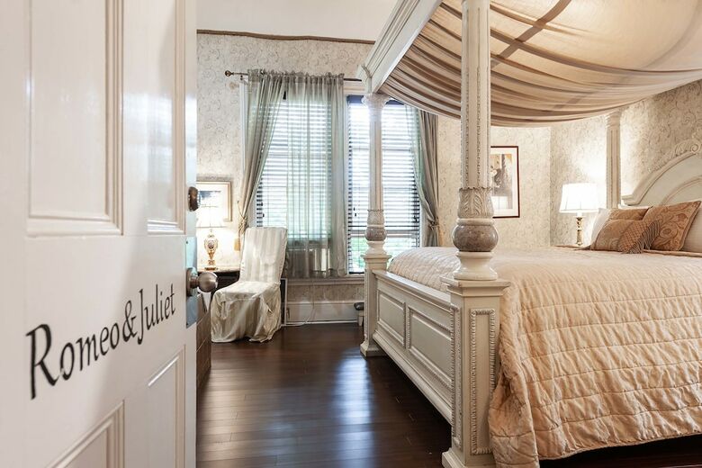 Bed & Breakfast Stone Maiden Inn