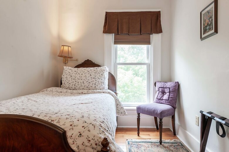 Bed & Breakfast Stone Maiden Inn