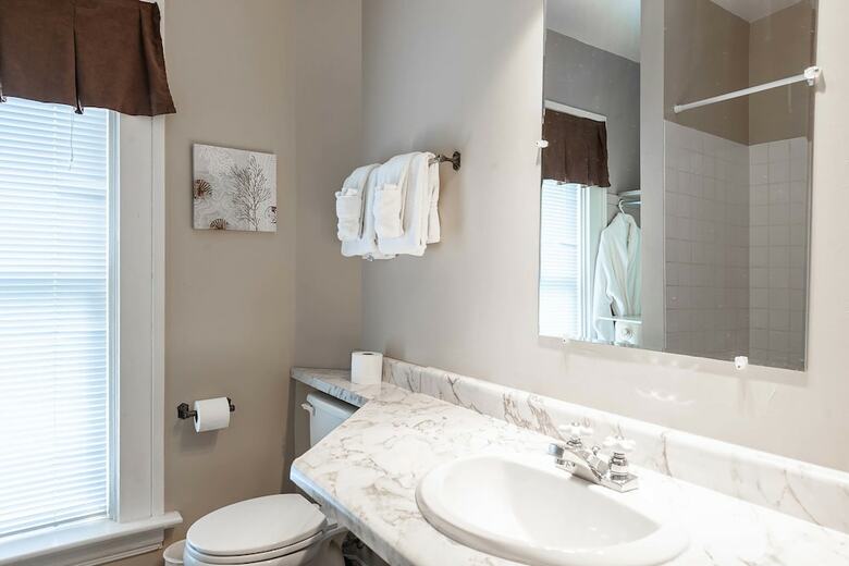 Bed & Breakfast Stone Maiden Inn