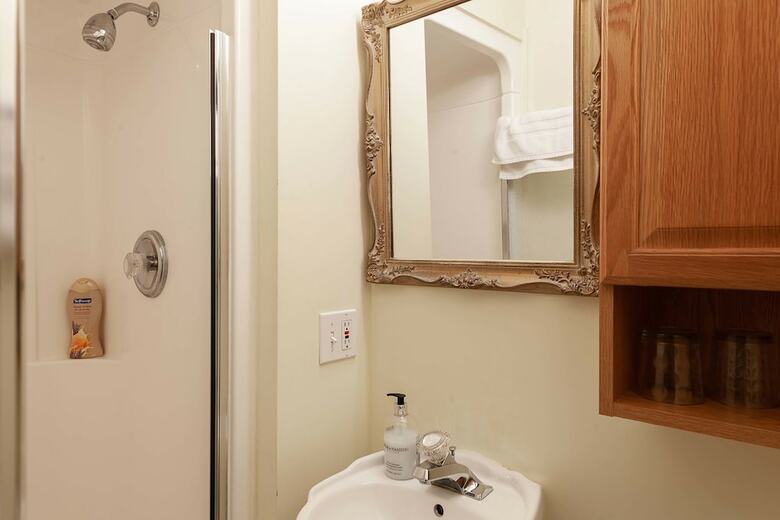 Bed & Breakfast Stone Maiden Inn