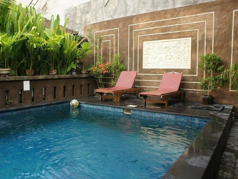 Hotel Waringin Home Stay
