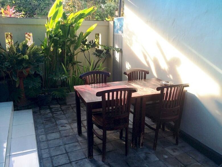 Hotel Waringin Home Stay