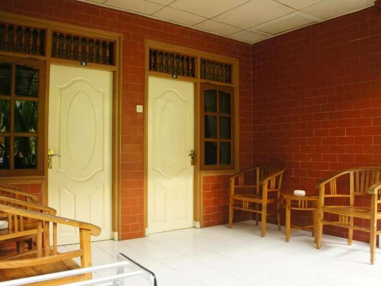 Hotel Waringin Home Stay