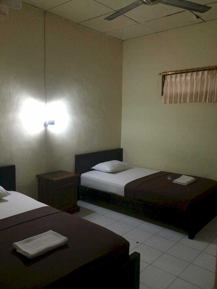 Hotel Waringin Home Stay