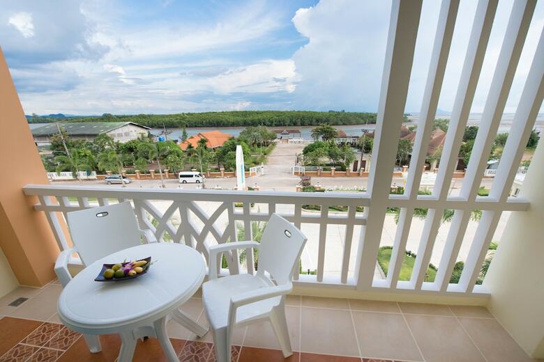Hotel Krabi Front Bay Resort