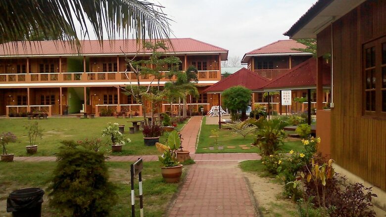 Hotel Purnama Beach Resort