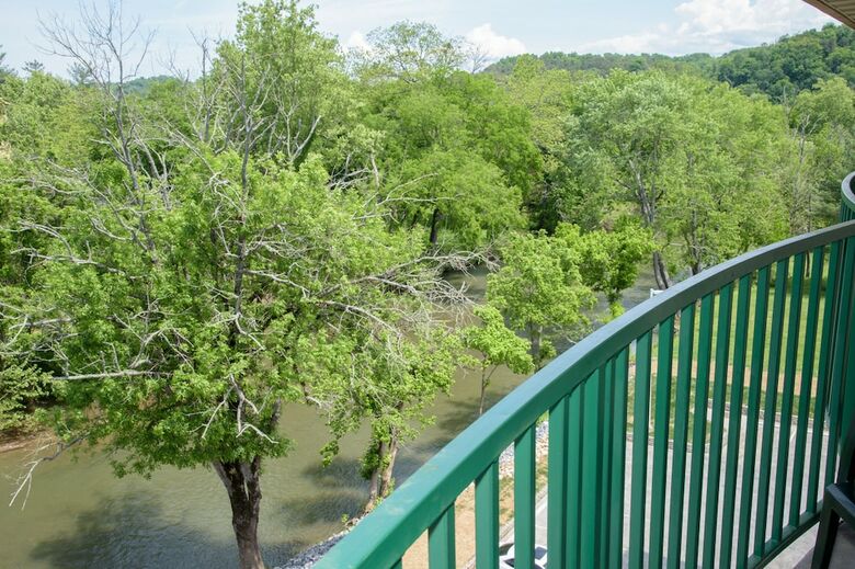 Hotel Pigeon River Inn