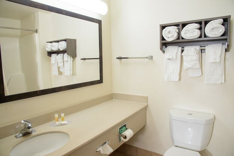 Hotel Pigeon River Inn