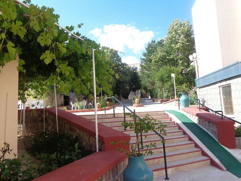Floria Hotel
