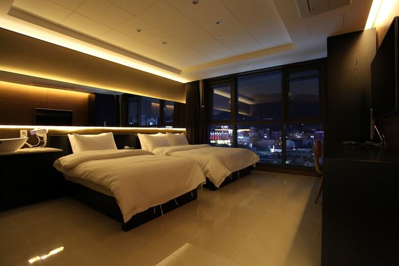 R.lee Suite Hotel Songdo