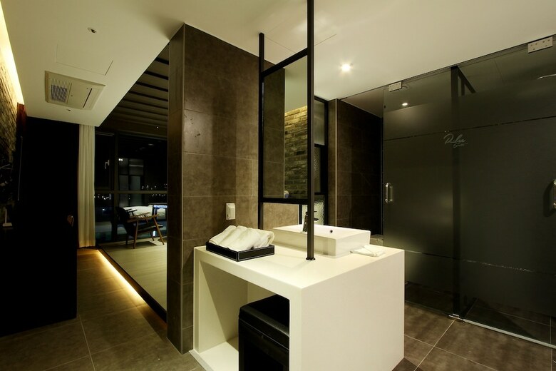 R.lee Suite Hotel Songdo