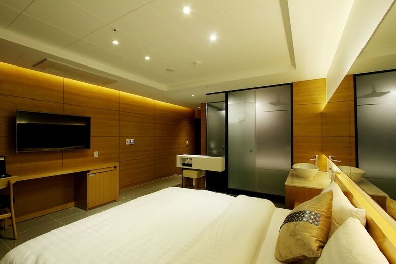 R.lee Suite Hotel Songdo