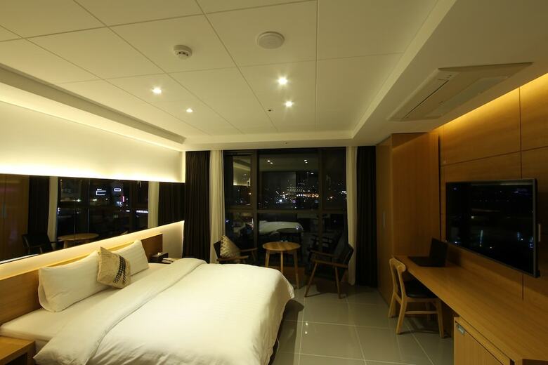 R.lee Suite Hotel Songdo