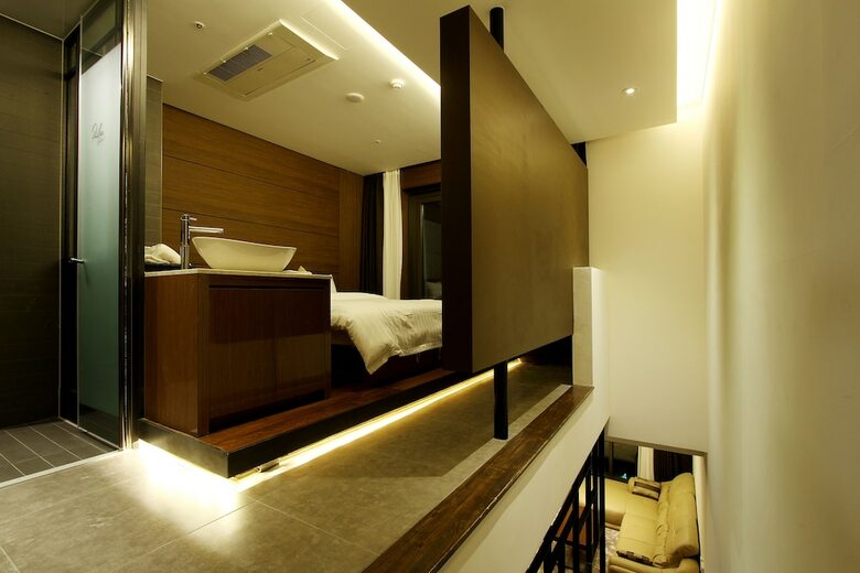 R.lee Suite Hotel Songdo