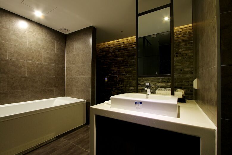 R.lee Suite Hotel Songdo