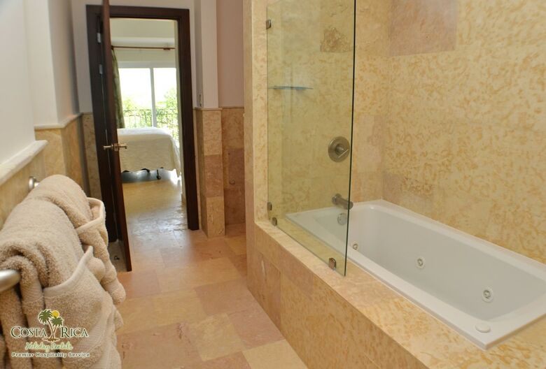 Acqua Residences