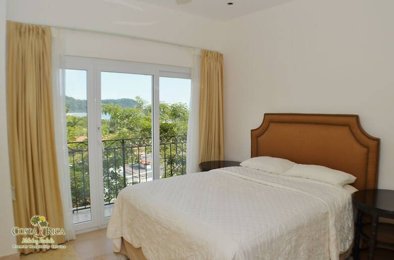 Acqua Residences