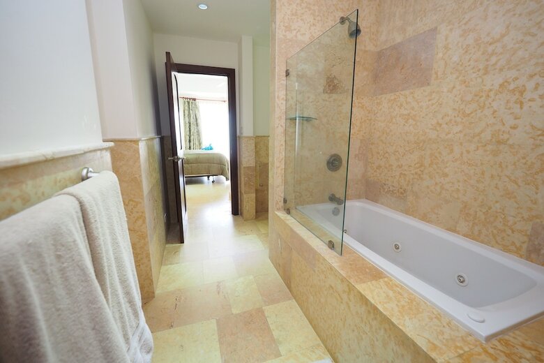 Acqua Residences