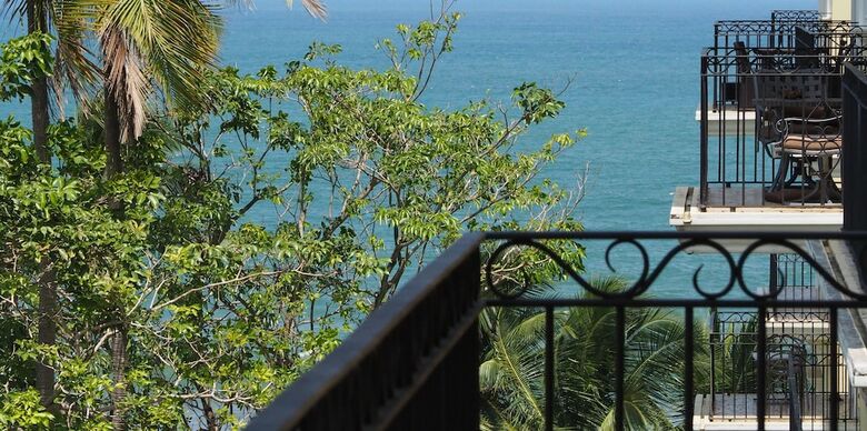 Acqua Residences